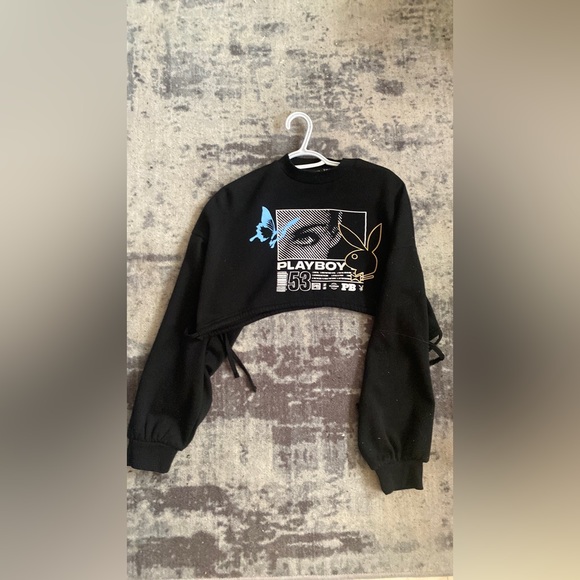 PLAYBOY Tops - LIKE NEW PLAYBOY SOFT ULTRA CROPPED GRAPHIC SWEATSHIRT